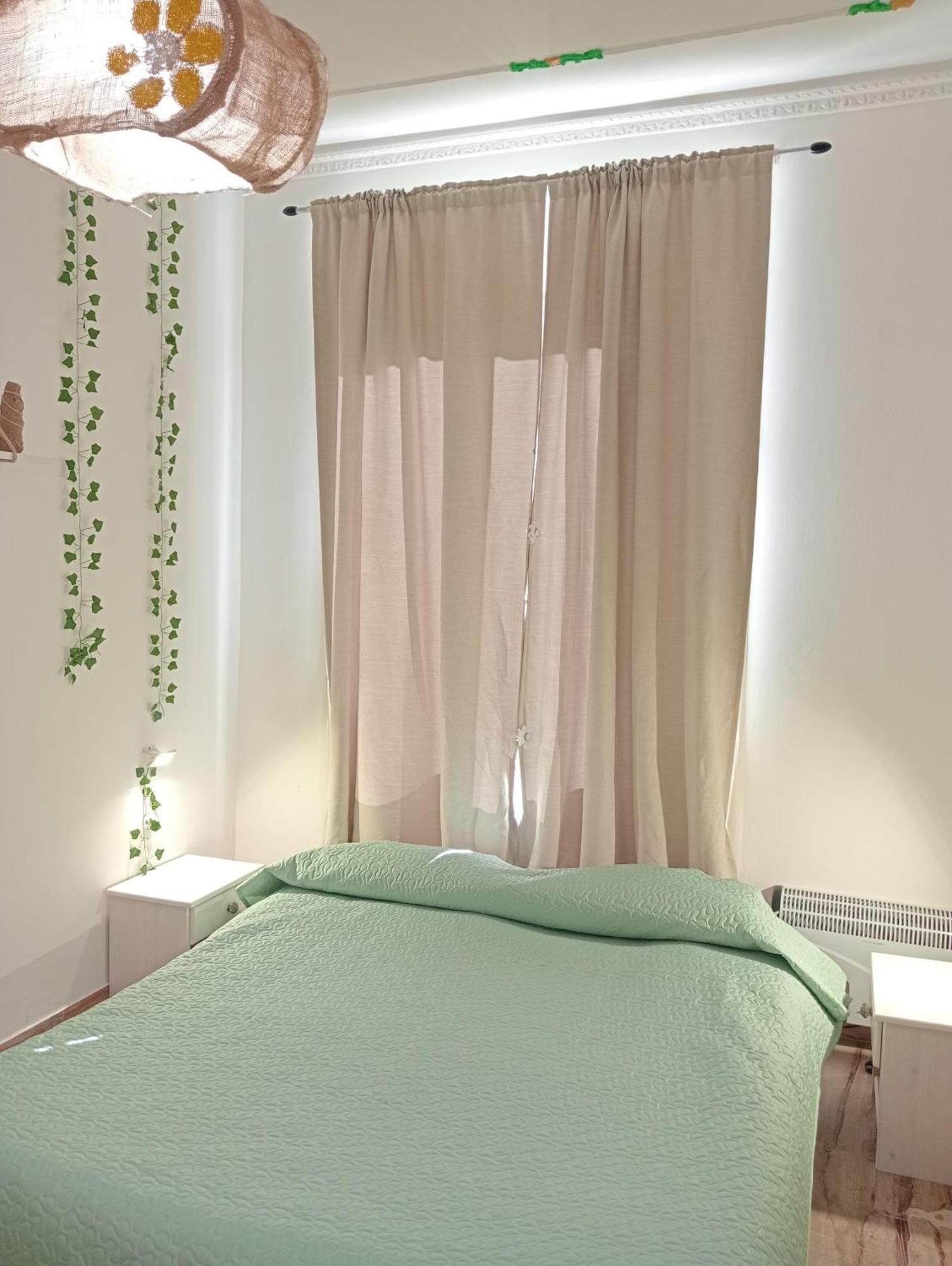 Casa Vacanze I Tre Girasoli "Green House" Калтаджироне Екстериор снимка