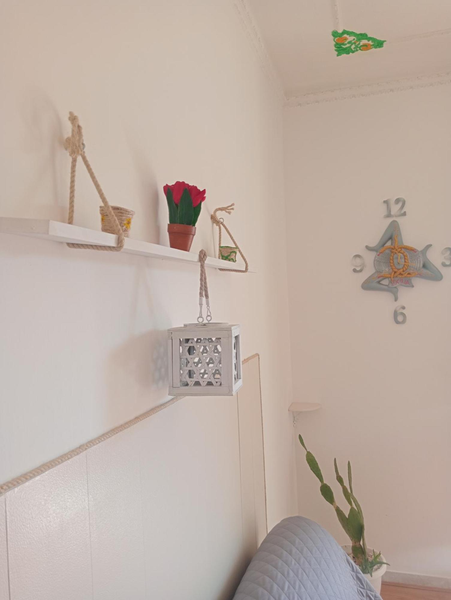 Casa Vacanze I Tre Girasoli "Green House" Калтаджироне Екстериор снимка
